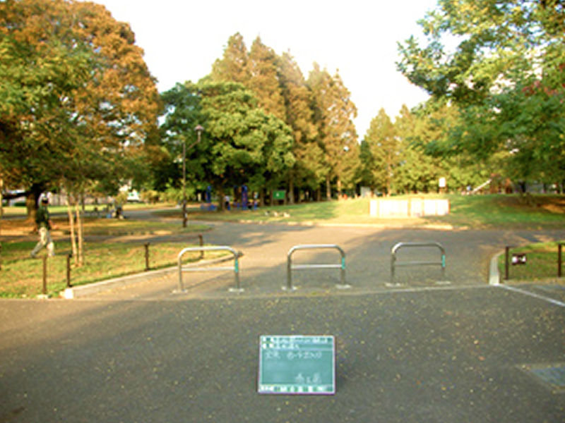 平成21年10月　篠崎公園車止めほか補修工事01